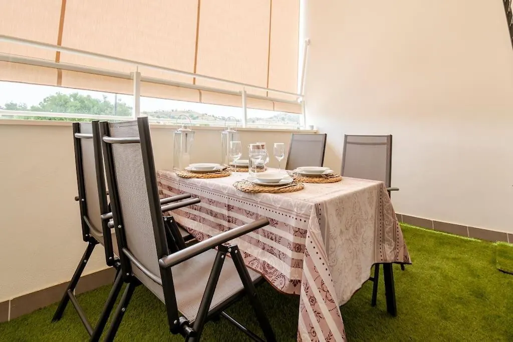 Апартаменты Apartamento Nuevo Con Piscina, Disfruta Del Silencio, Familias Con Ninos, Aire Acondicionado, 2 Banos, Wifi, Terraza, Playa, Toallas Y Sombrillas Бенахарафе