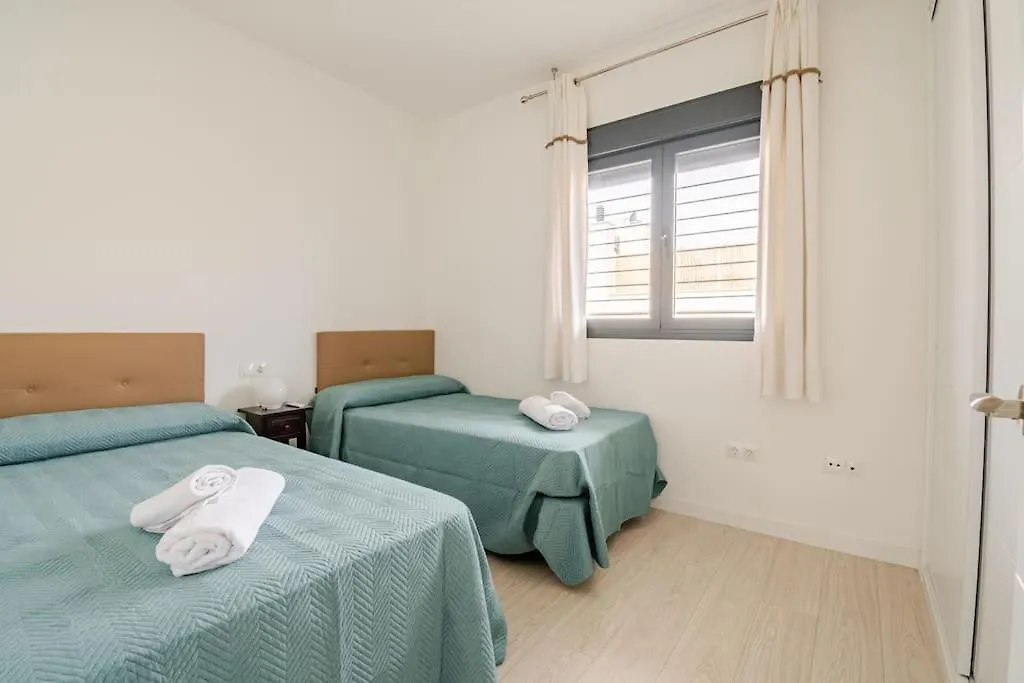 Апартаменты Apartamento Nuevo Con Piscina, Disfruta Del Silencio, Familias Con Ninos, Aire Acondicionado, 2 Banos, Wifi, Terraza, Playa, Toallas Y Sombrillas Бенахарафе